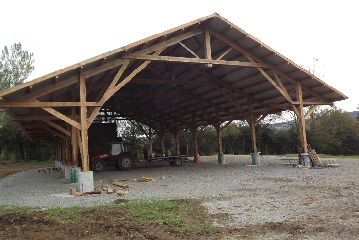 Photo hangar en bois